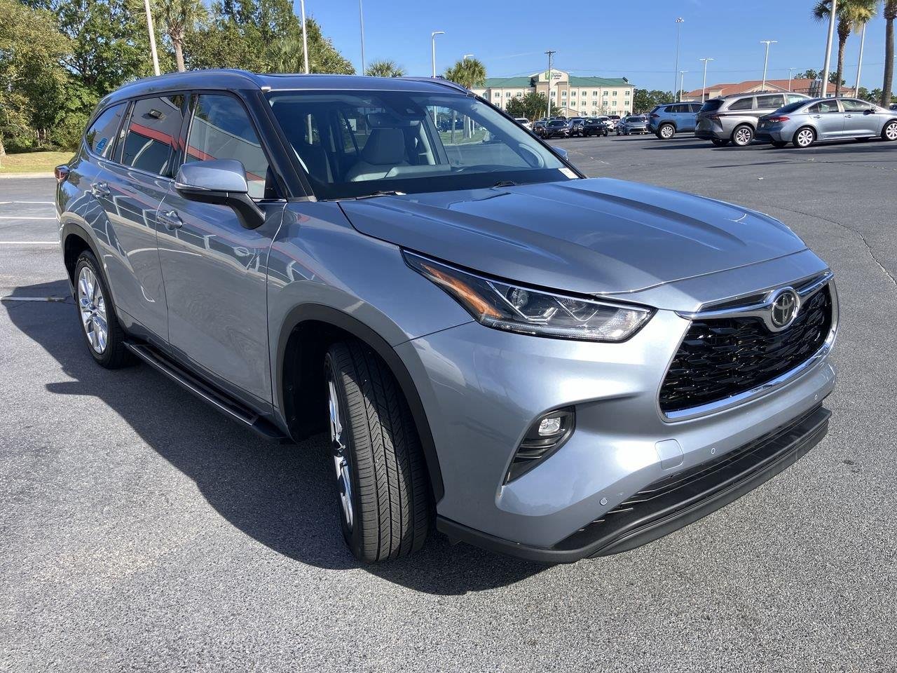 Used 2023 Gray (Moon Dust) Toyota Limited image 7