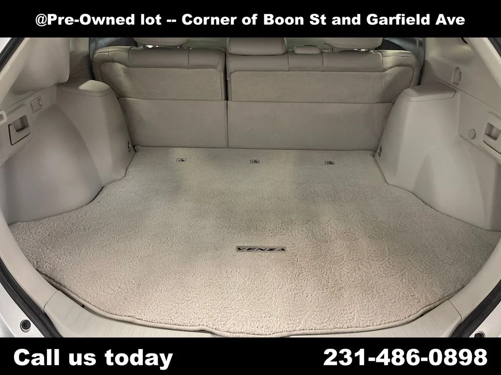 Used 2010 Silver Toyota Base image 26