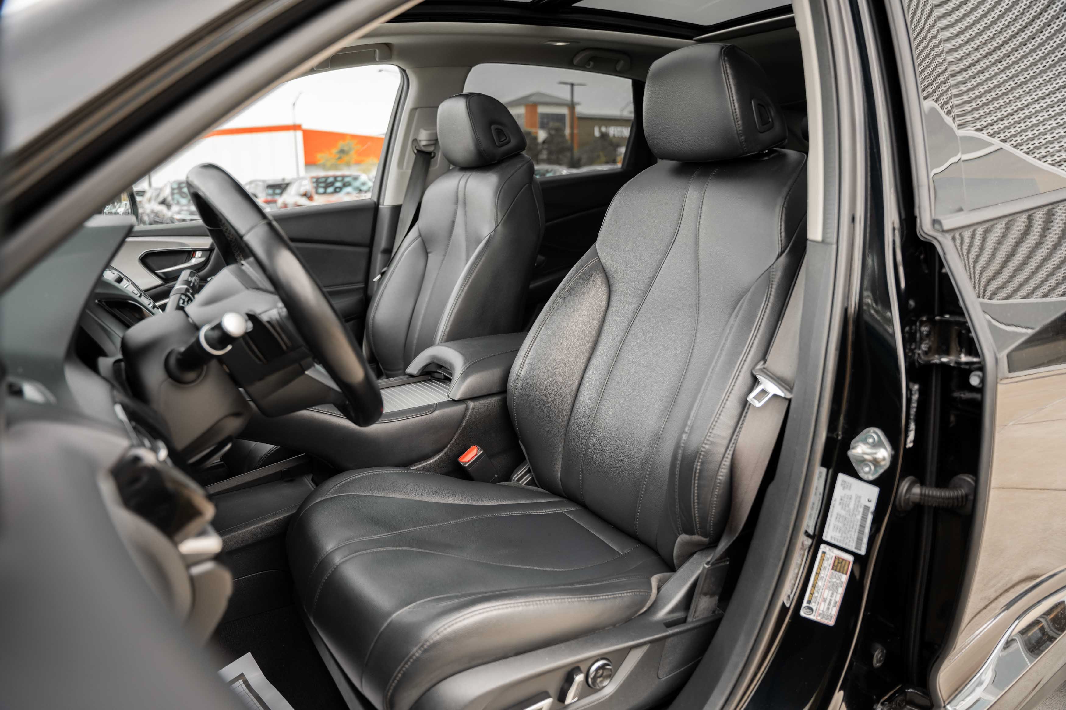 Used 2021 Majestic Black Pearl Acura Base image 7