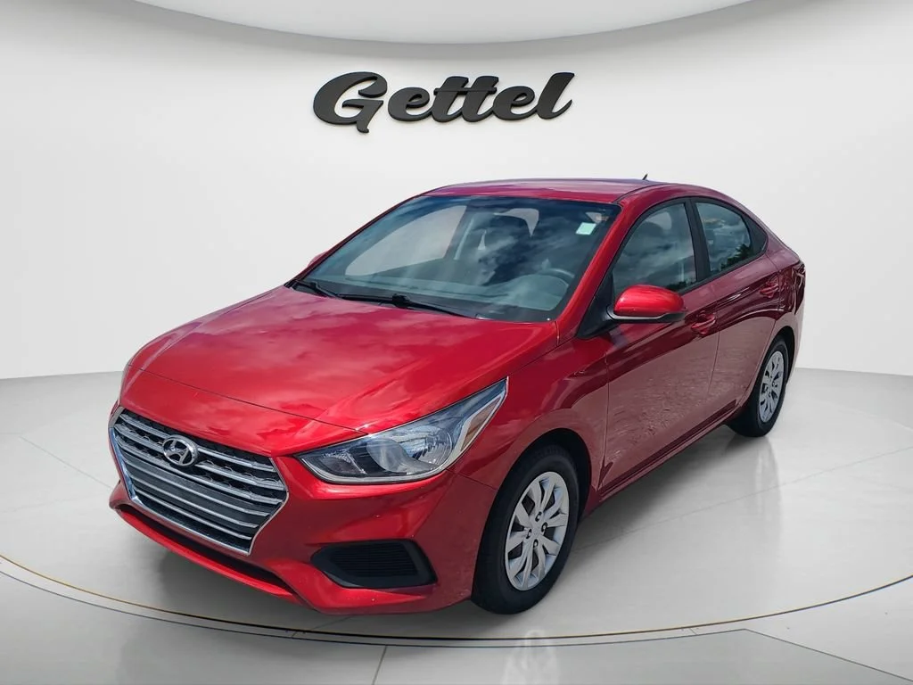 Used 2019 Red Hyundai SE image 1