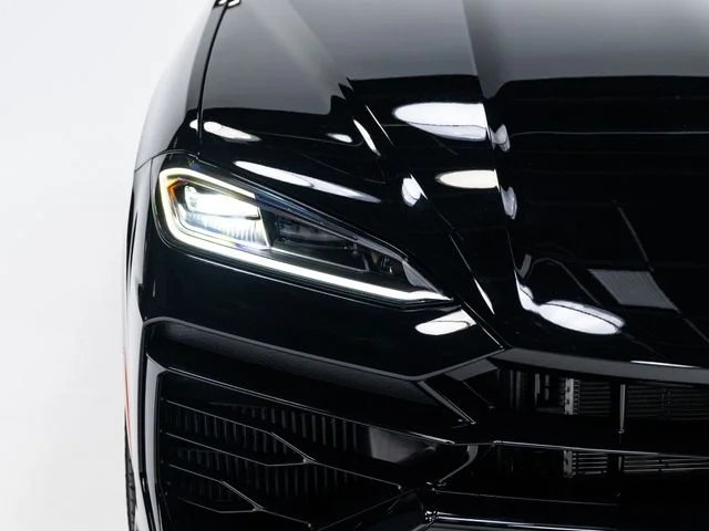 Used 2025 Black Lamborghini SE image 82