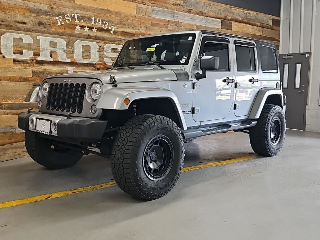 Used 2014 Billet Metallic Clearcoat Jeep Unlimited Sahara image 2