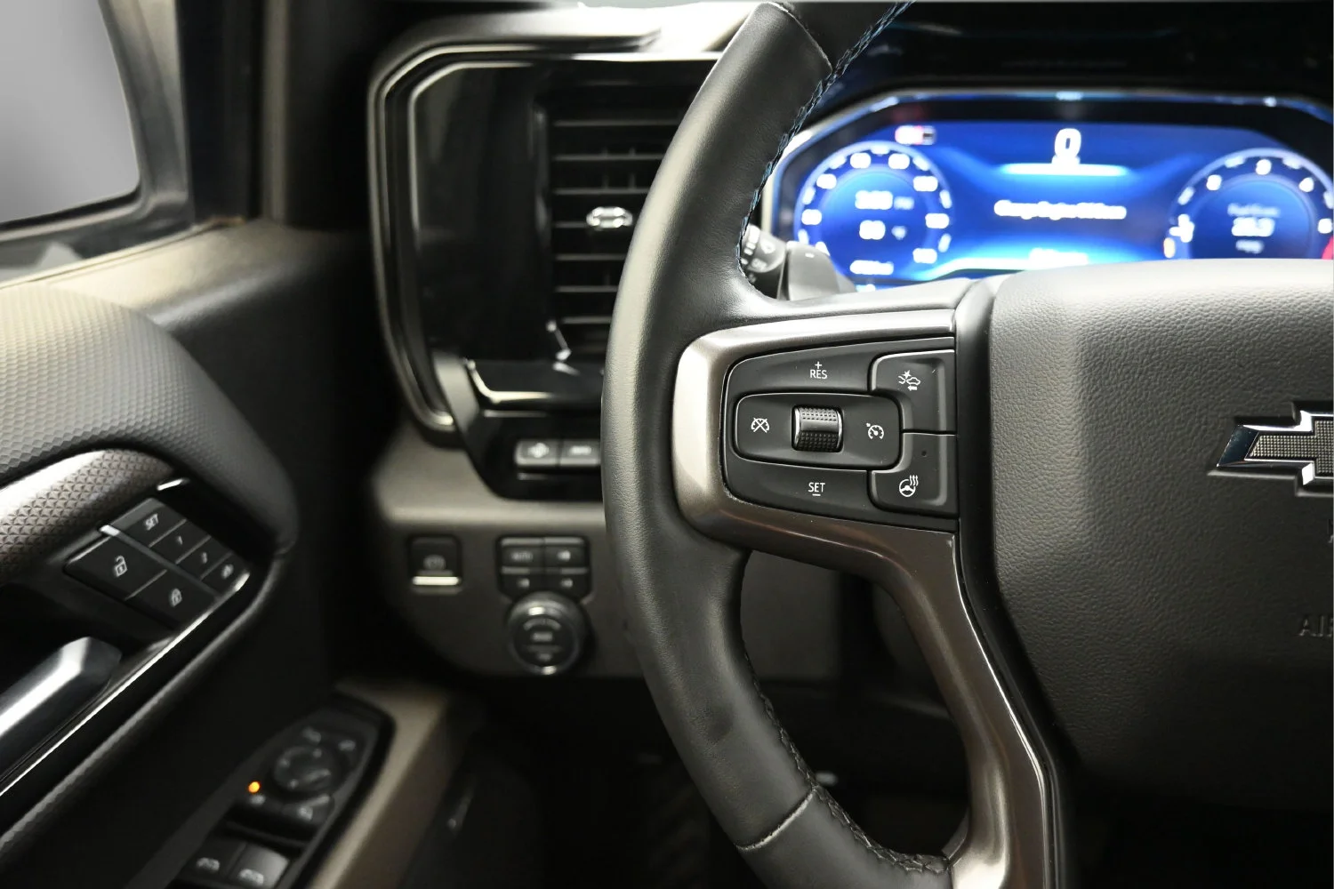 Used 2024 Summit White Chevrolet ZR2 image 19