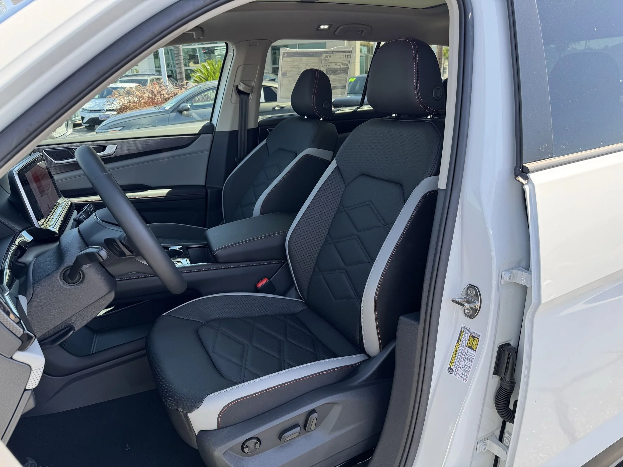 New 2026 Opal White Pearl Volkswagen 2.0T Peak Edition image 13