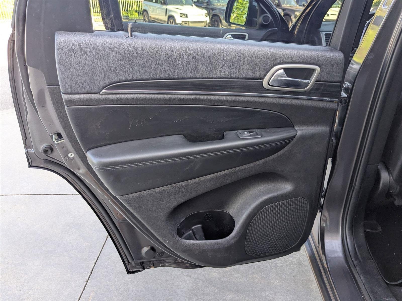 Used 2020 Granite Crystal Metallic Clearcoat Jeep Limited image 24