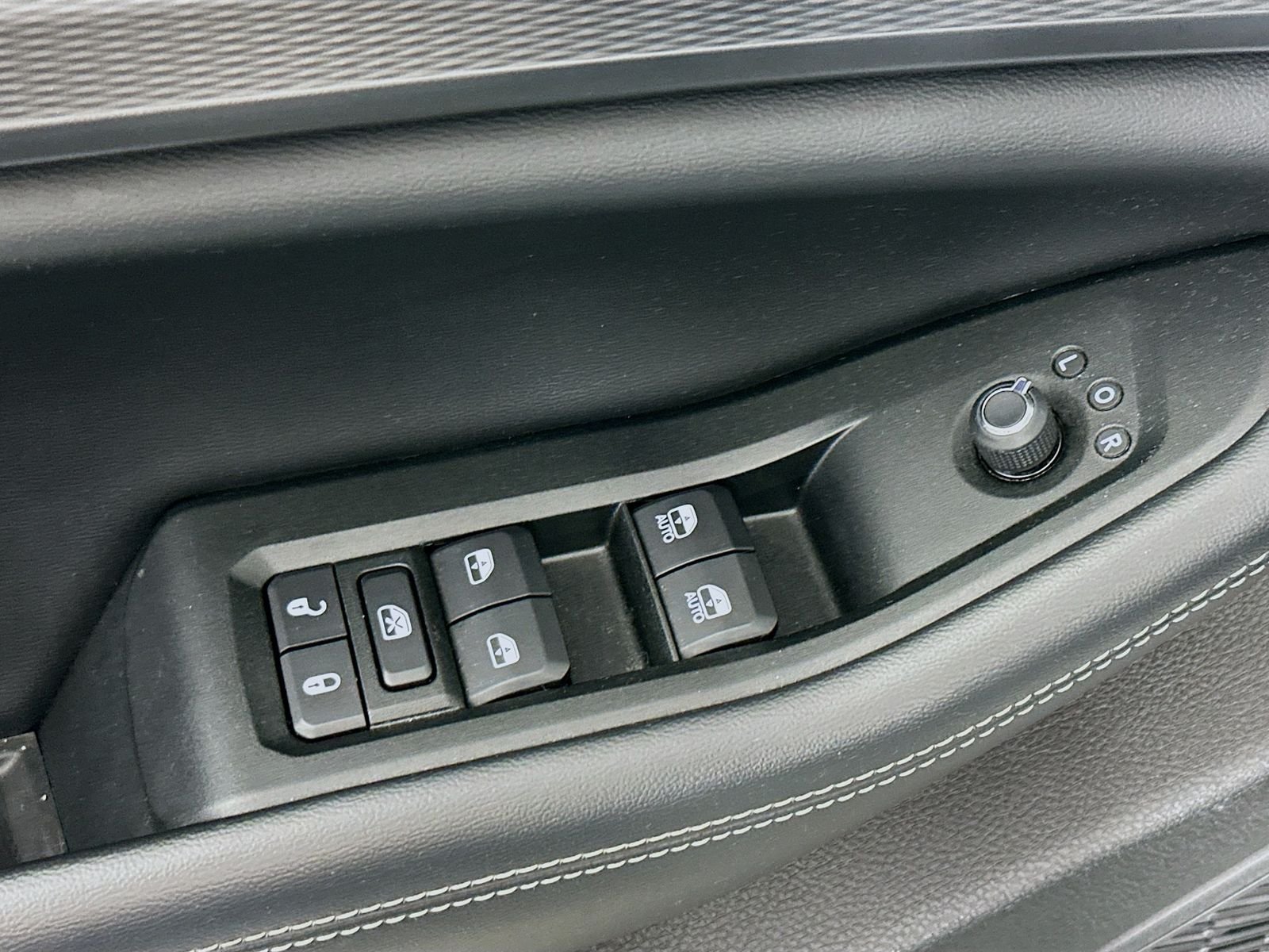 Used 2024 Silver Zynith Jeep Laredo X image 17