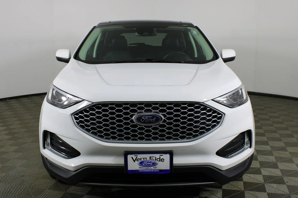 Used 2024 White Ford SEL image 2
