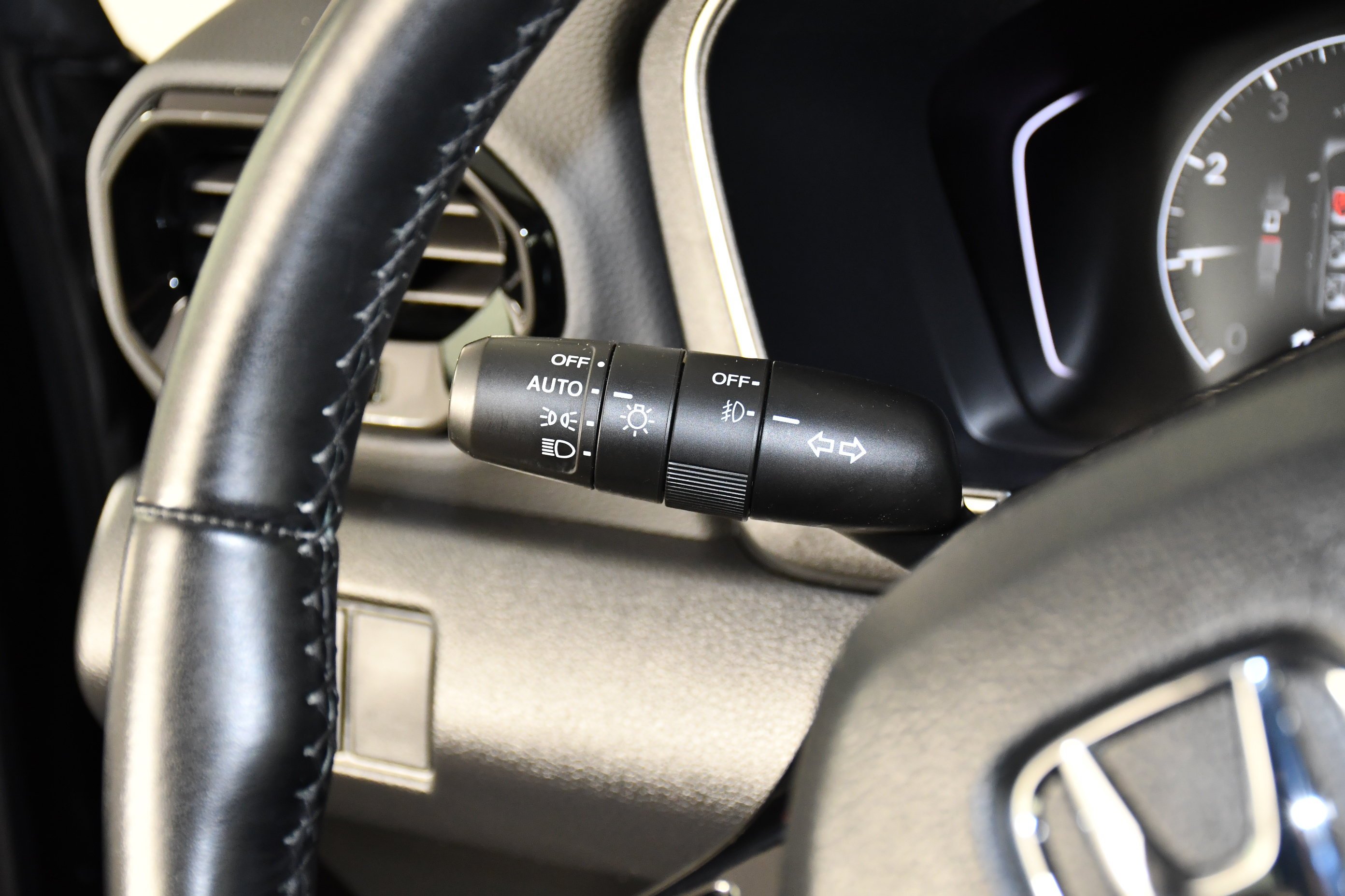 Used 2024 Crystal Black Pearl Honda EX-L 8 Passenger image 15