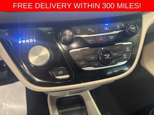 2024 Chrysler Pacifica Touring L - Photo 16