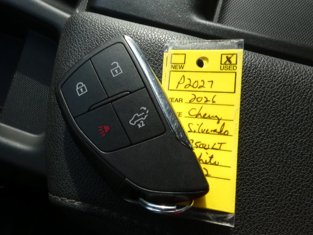 Used 2026 White Chevrolet LT image 33