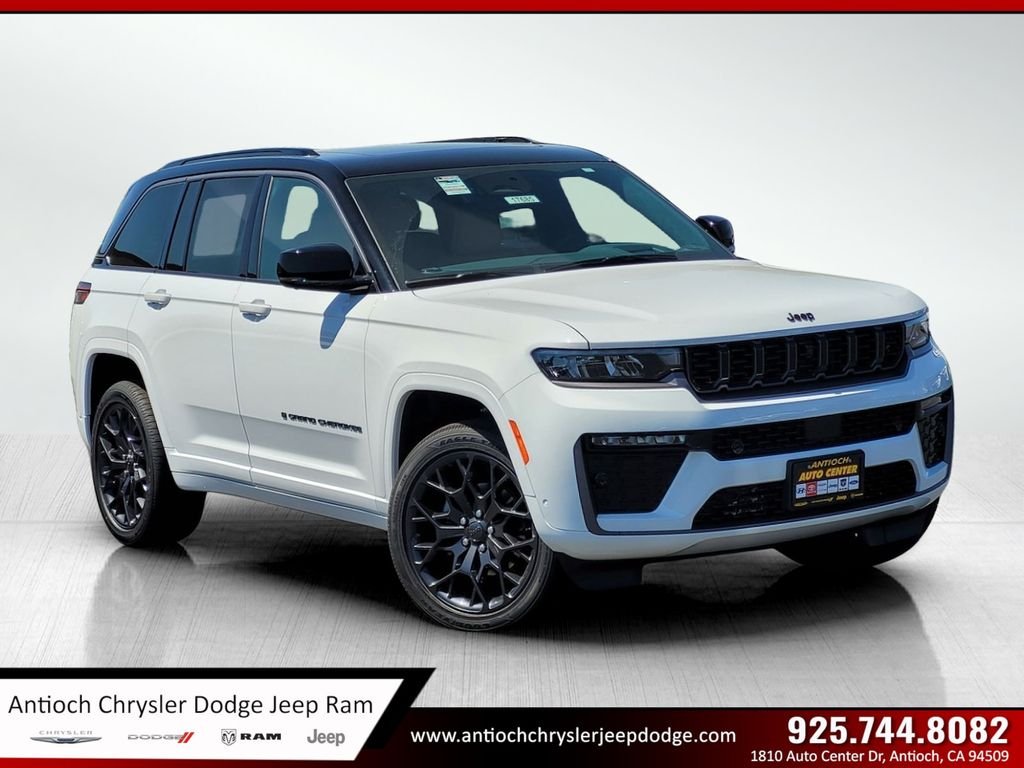 2026 Jeep Grand Cherokee Summit 4x4's photo