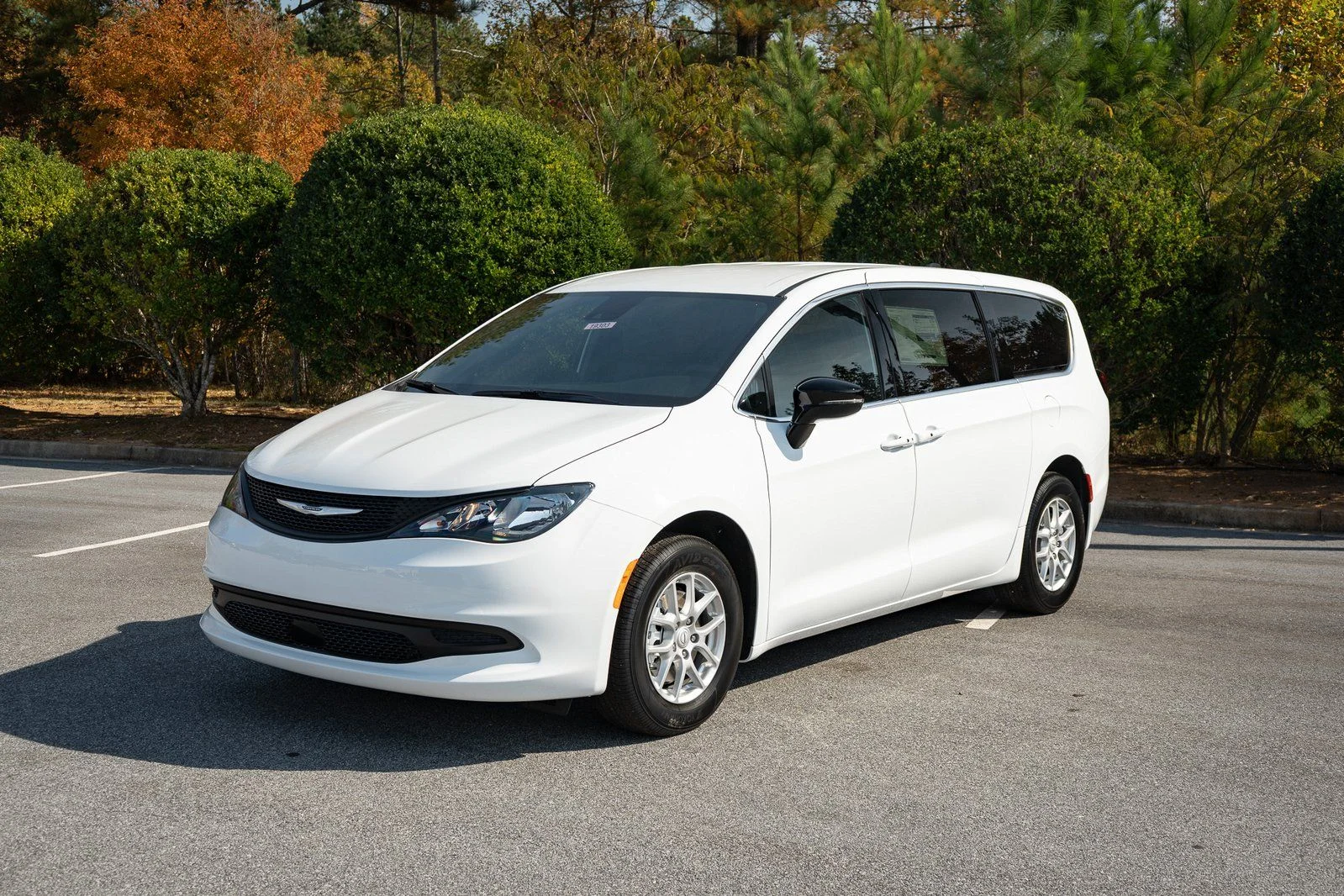 New 2026 Bright White Clear-Coat Exterior Paint Chrysler LX image 3