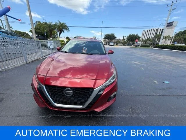 Used 2019 Red Nissan 2.5 SV image 2