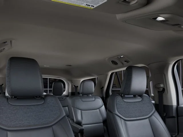 New 2027 Carbonized Gray Metallic Ford Active image 22