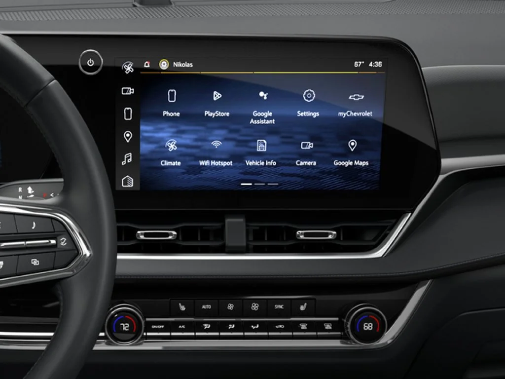 2027 Chevrolet Equinox LT - Photo 11