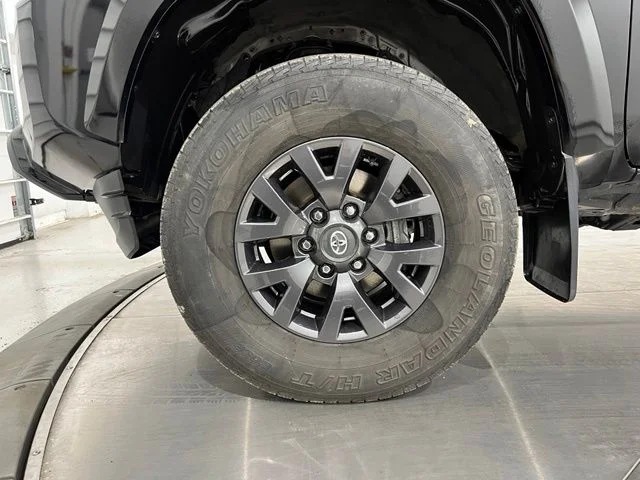 Used 2022 Black Toyota SR5 image 16