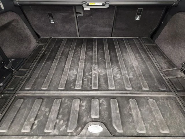 Used 2025 Black Land Rover S image 33