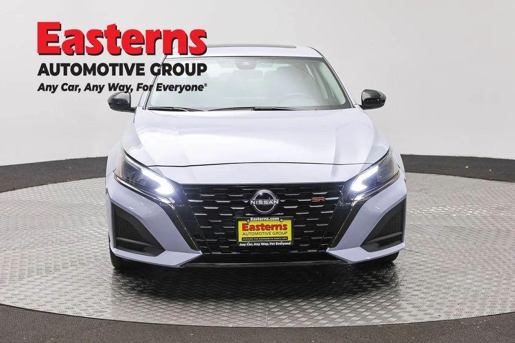 Used 2023 Gray Nissan 2.5 SR image 2