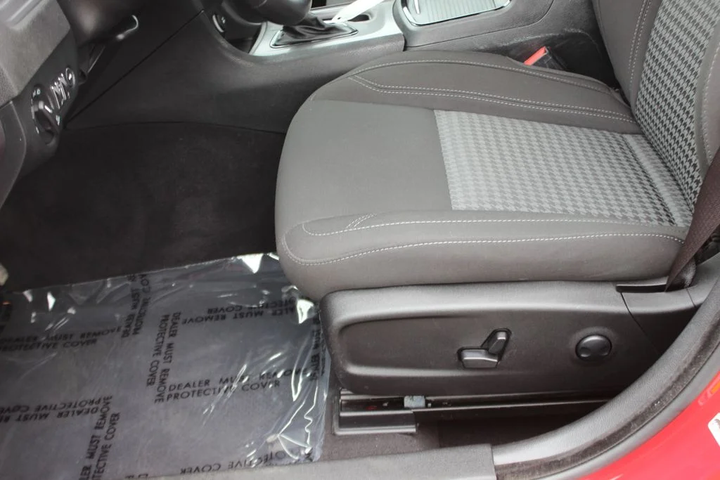 Used 2023 Red Dodge SXT image 21