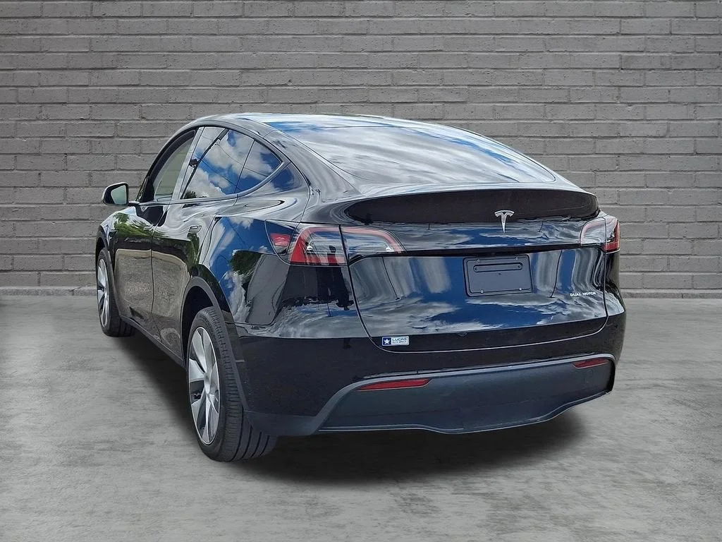 Used 2023  Tesla Long Range image 37