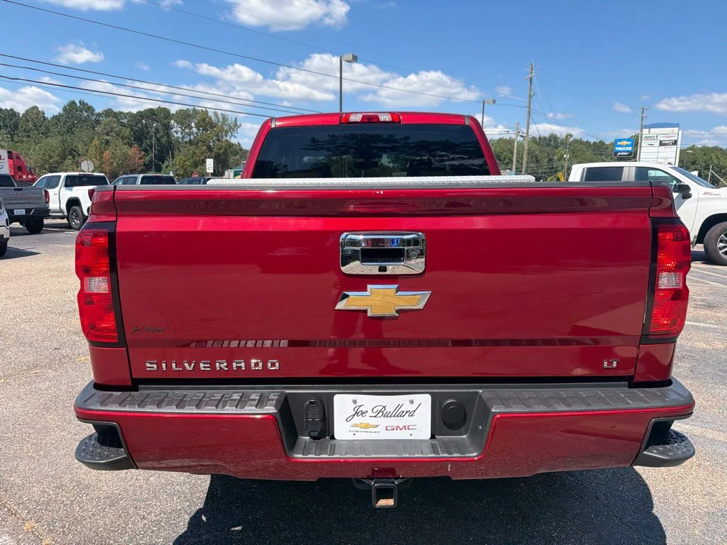 Used 2018 CAJUN RED TINTCOAT Chevrolet LT image 4