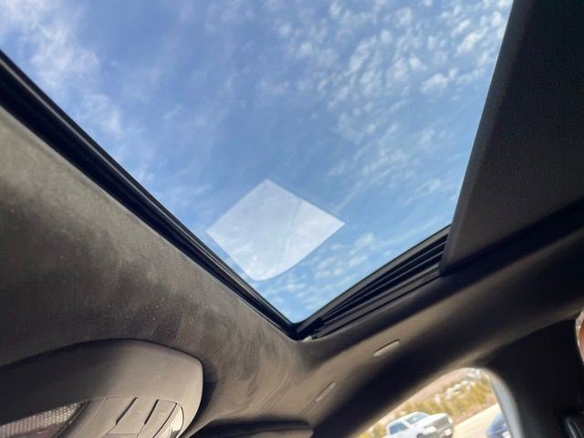 New 2026 Bright White Clearcoat Chrysler Pinnacle image 18