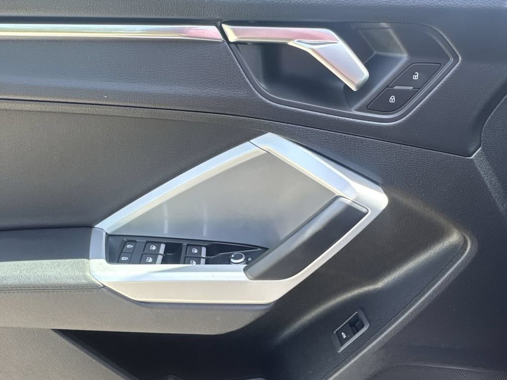 Used 2025  Audi Premium image 15