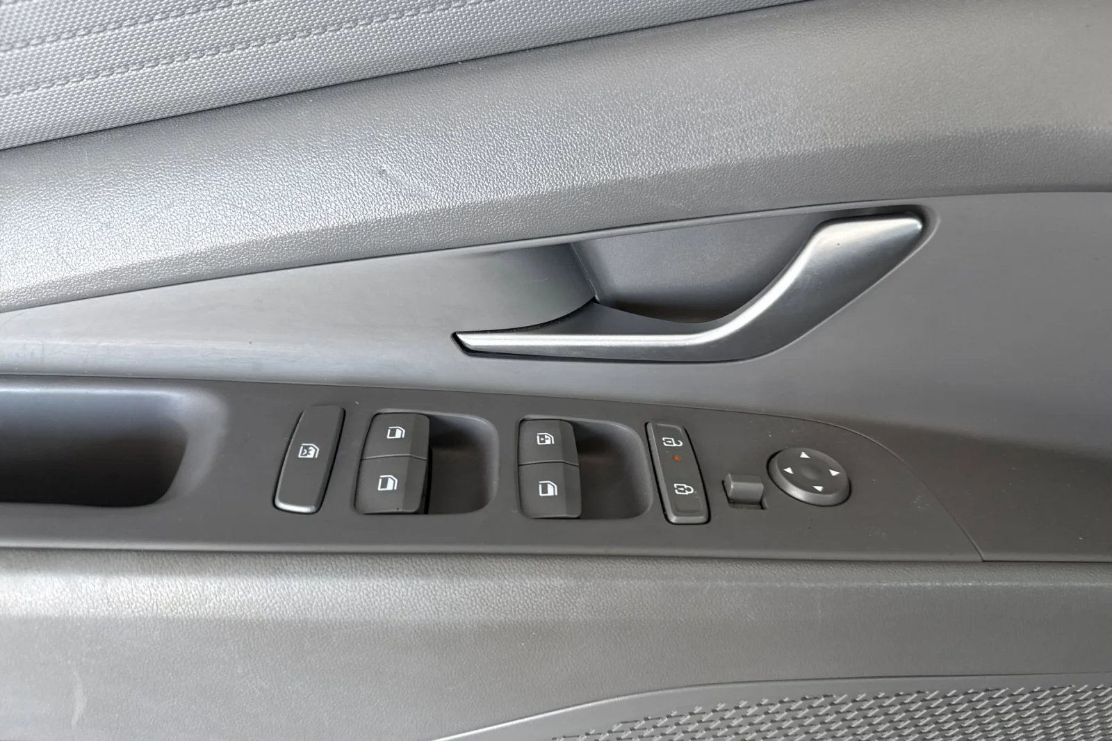 Used 2024 Fluid Metal Hyundai SEL image 11