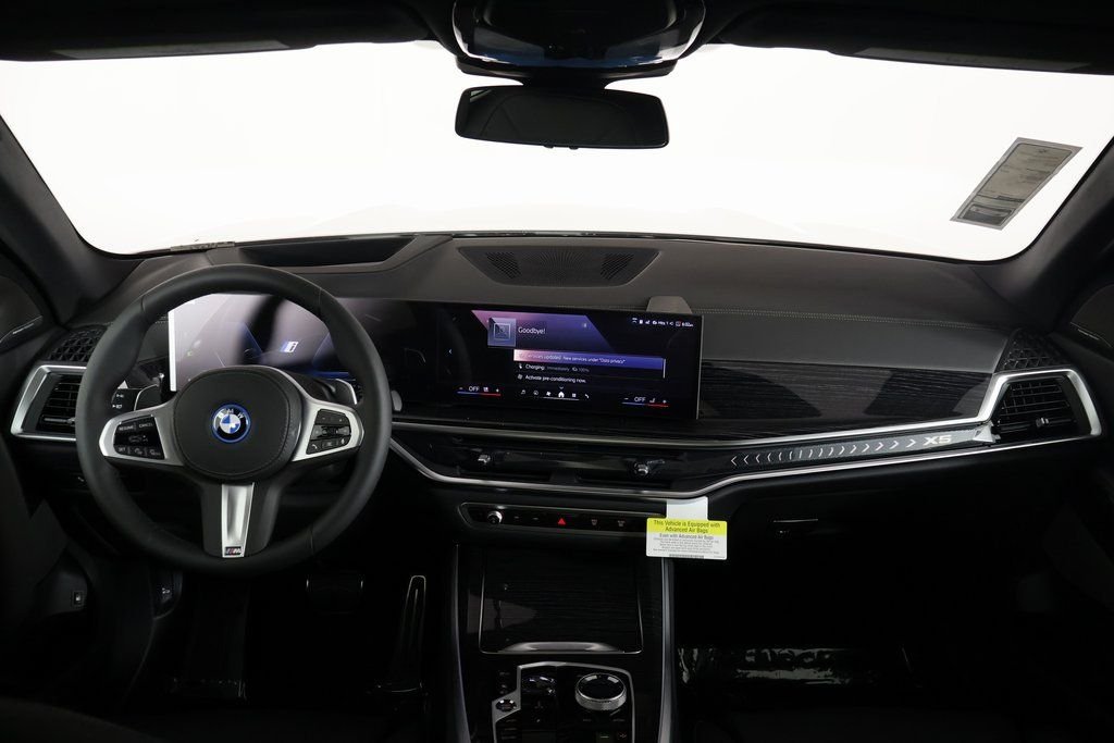 New 2026 Mineral White Metallic BMW xDrive50e image 4