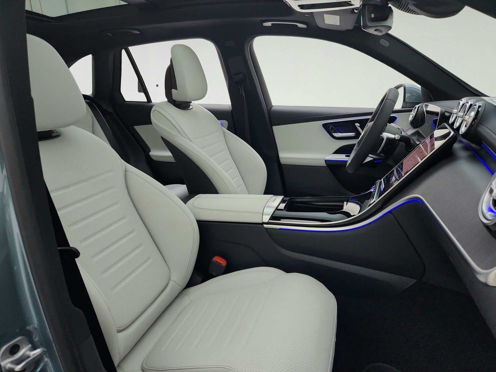 New 2026 Verde Silver Metallic Mercedes-Benz GLC 300 SUV image 26