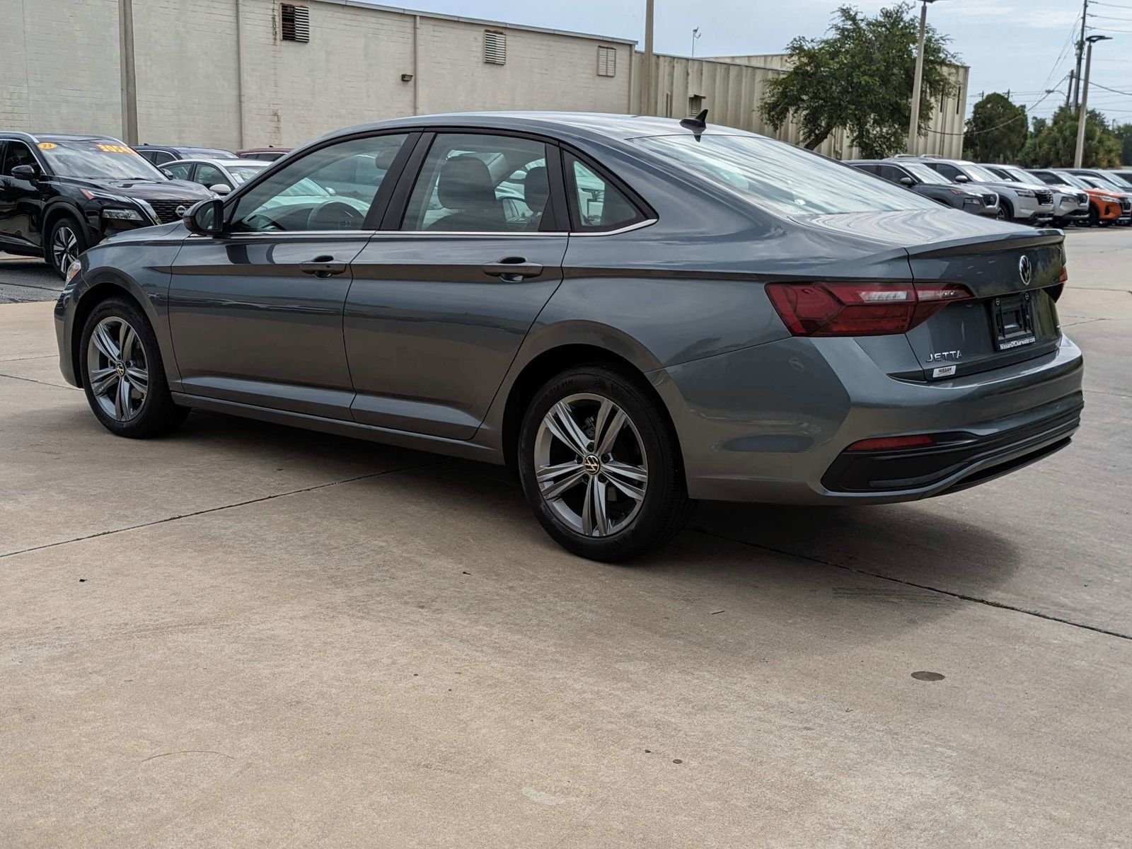 Used 2024 Gray Volkswagen 1.5T SE image 8