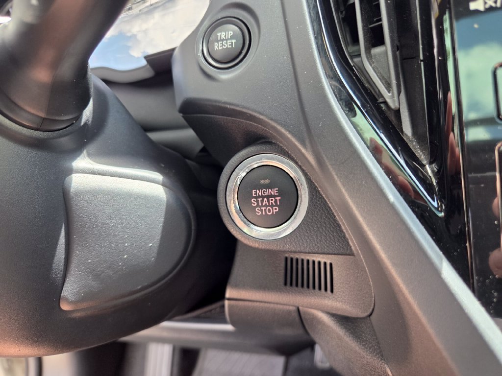 Used 2025 White Subaru Sport image 28