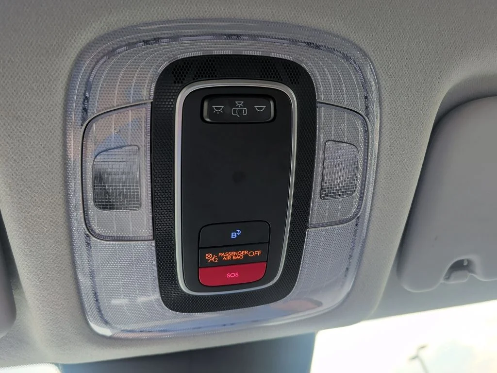 Used 2025 Gray Hyundai SEL image 17