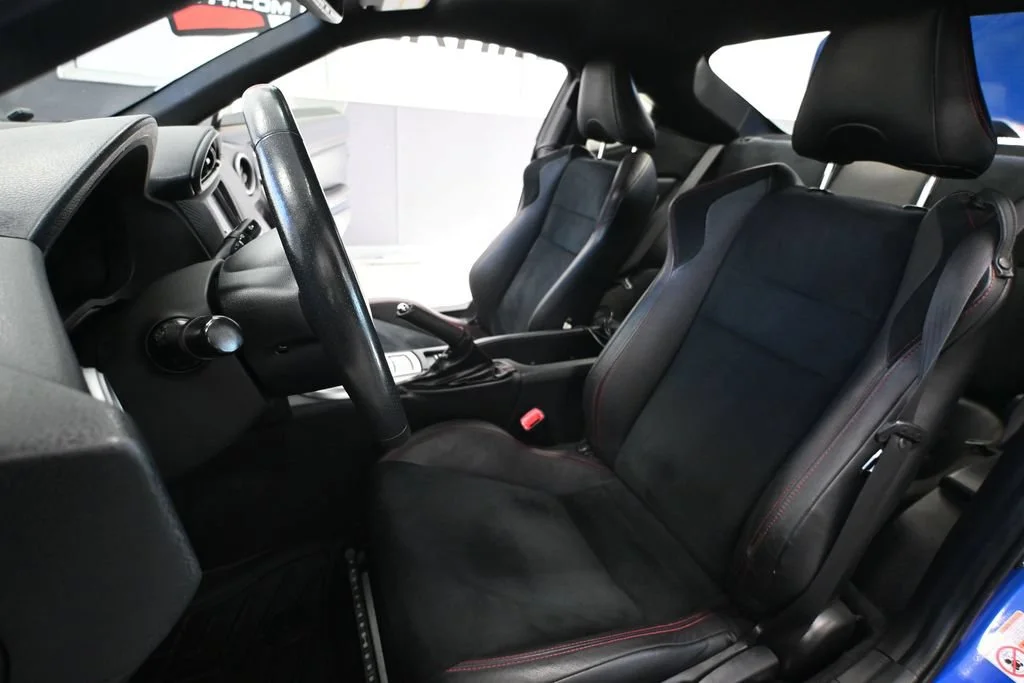 Used 2016 Blue Subaru Limited image 17
