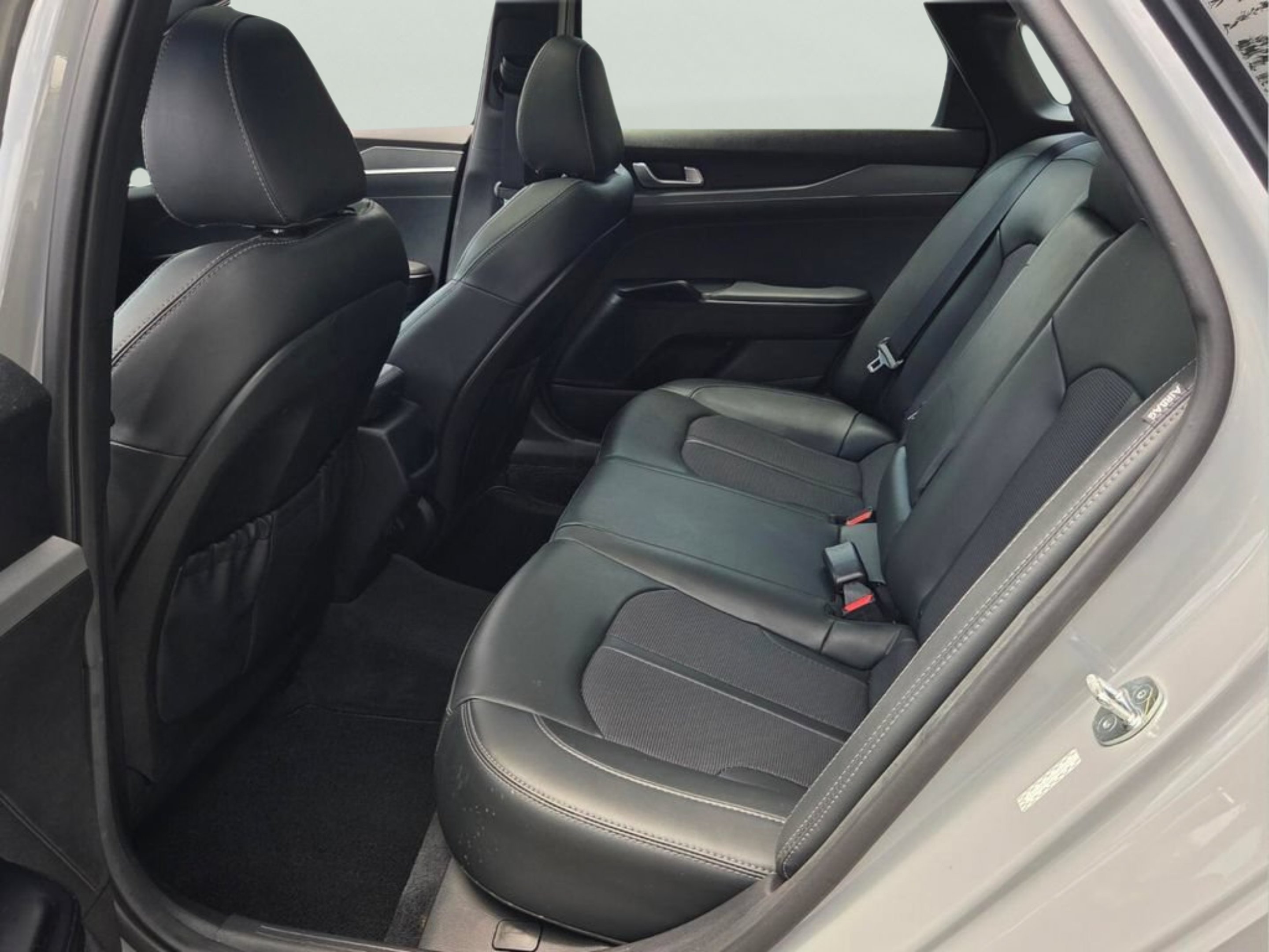 Used 2023 Wolf Gray Kia GT-Line image 11