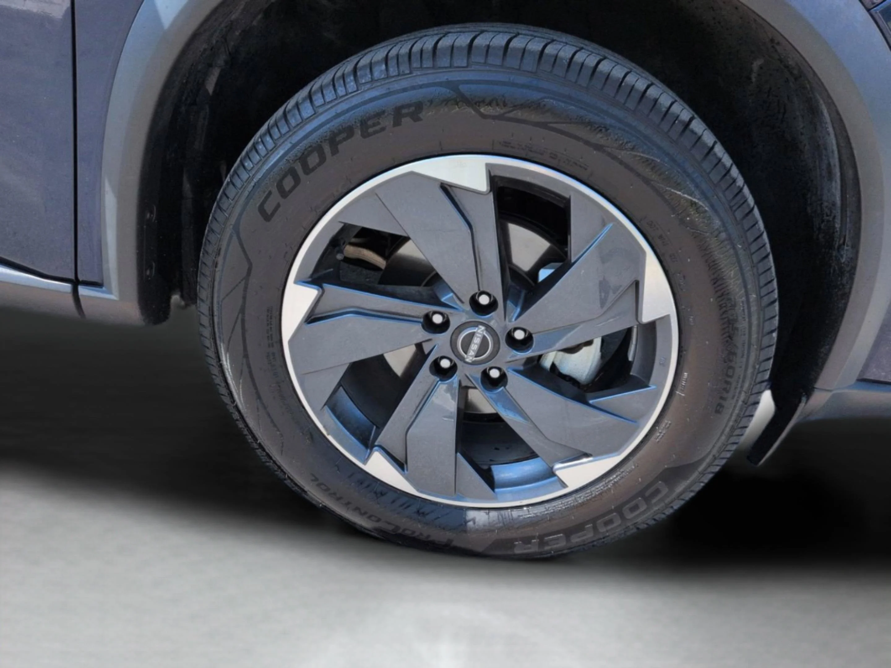 Used 2024 Deep Ocean Blue Pearl Nissan SV image 30