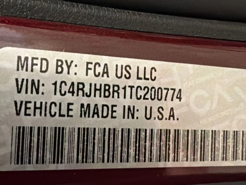 New 2026 Velvet Red Pearl-Coat Exterior Paint Jeep Limited image 41