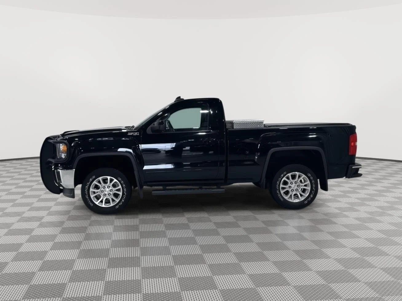 Used 2015 GMC Sierra 1500 SLE with VIN 1GTN2UEC4FZ258049 for sale in Alexandria, Minnesota