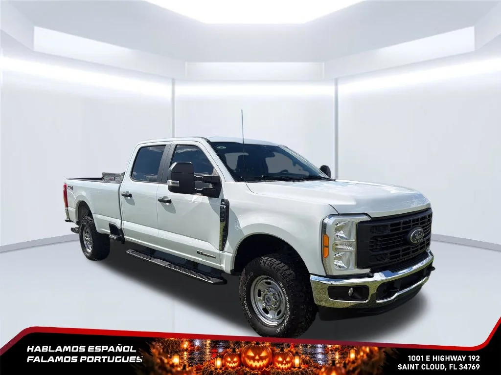 Used 2023 White Ford XL image 7