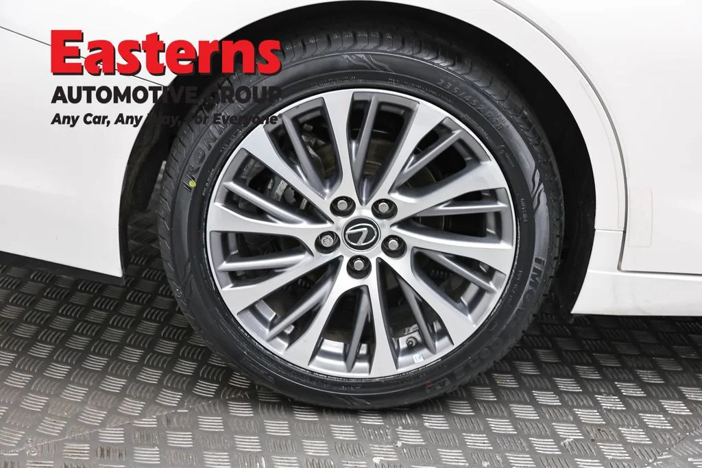 Used 2021 White Lexus 350 image 32