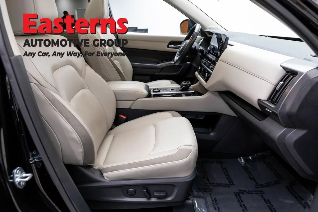 Used 2023 Black Nissan SL image 25