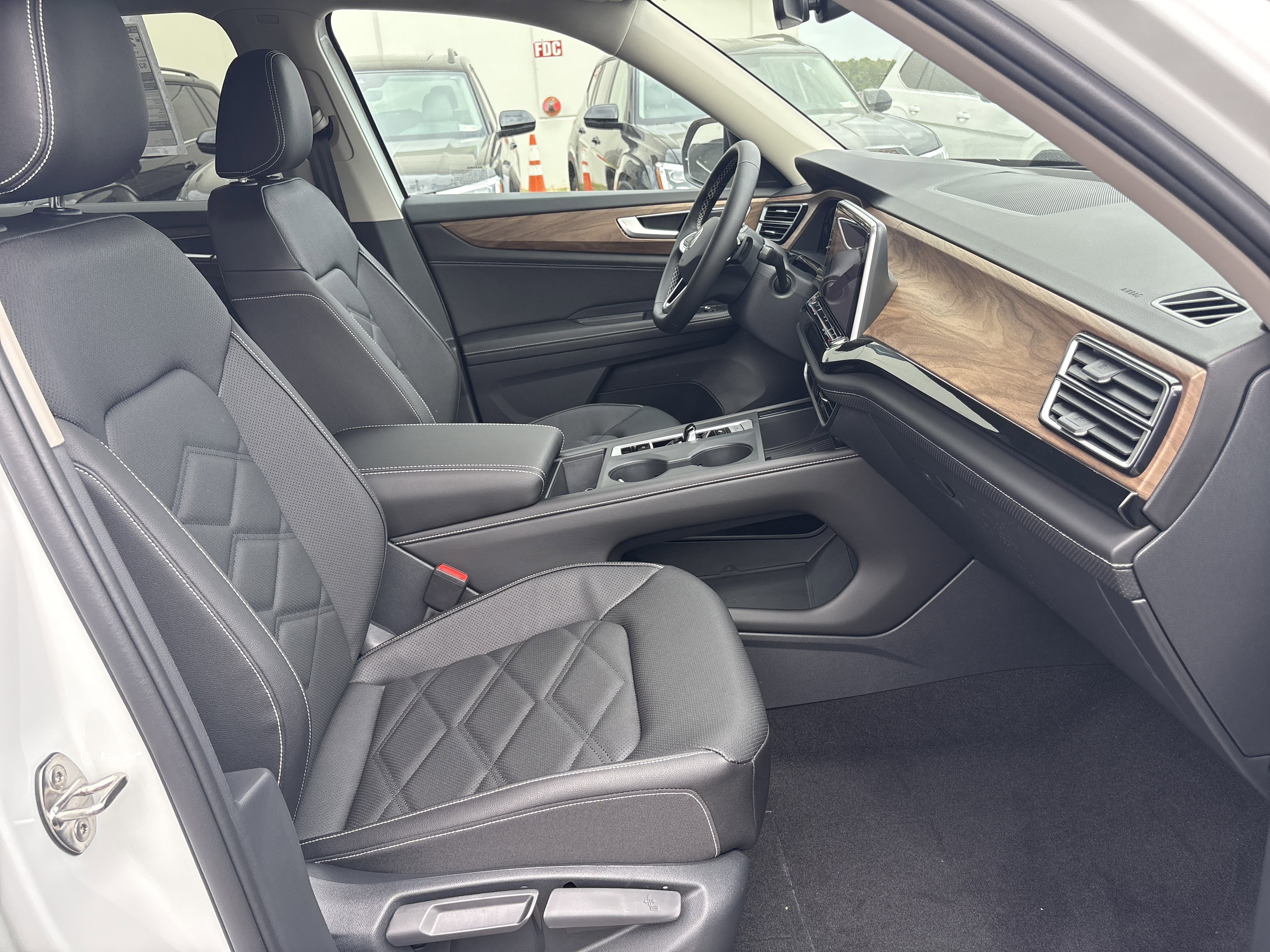 2026 Volkswagen Atlas SE - Photo 23