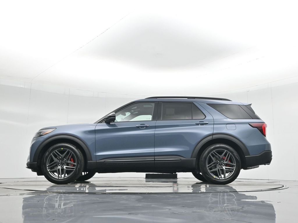 2025 Ford Explorer ST - Photo 8