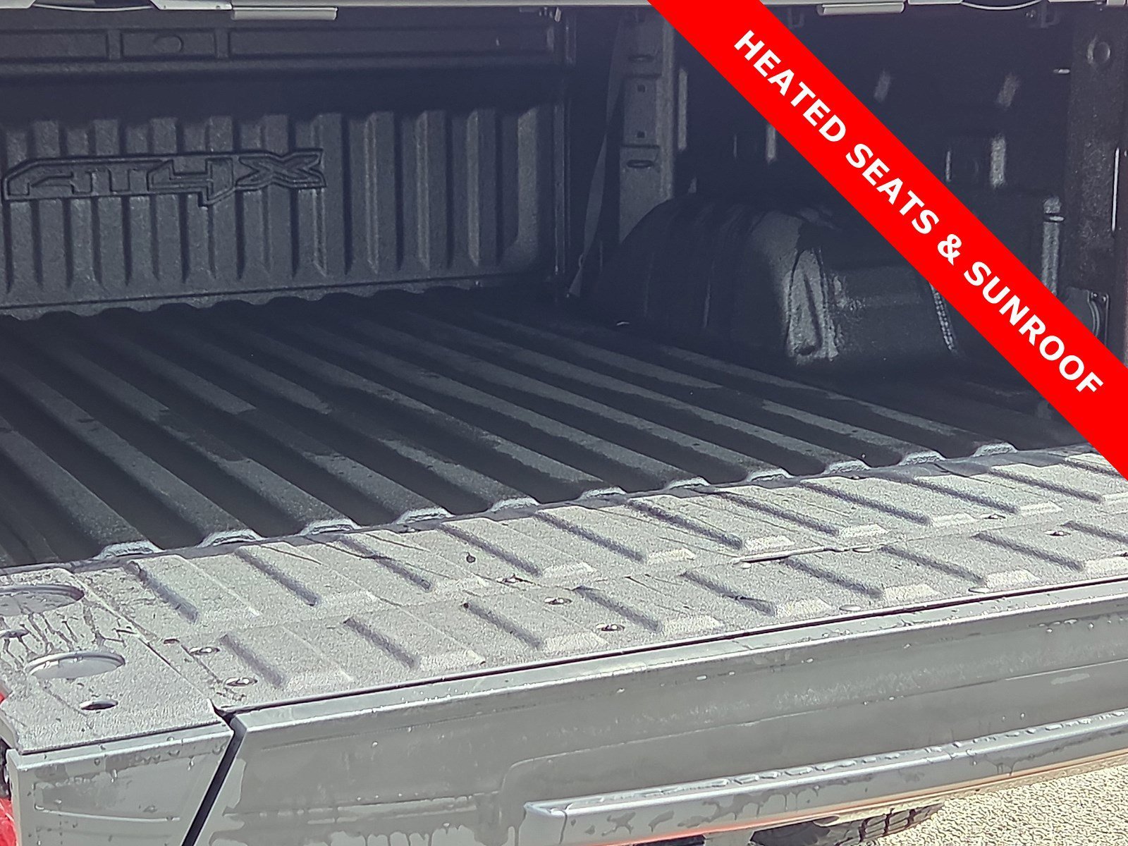 2023 GMC Sierra 1500 AT4X - Photo 9