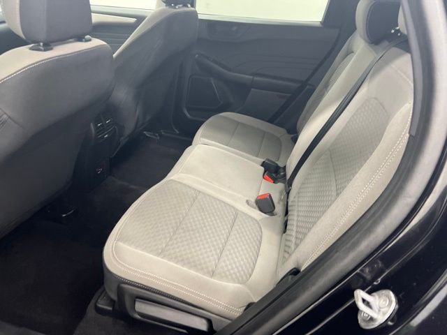 Used 2022 Black Ford SE image 11