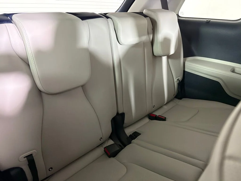 New 2026 White Kia EX image 17