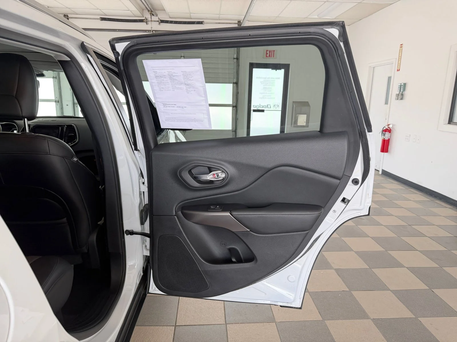 Used 2019 Bright White Clearcoat Jeep Limited image 37