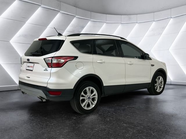 Used 2018 White Ford SE image 4