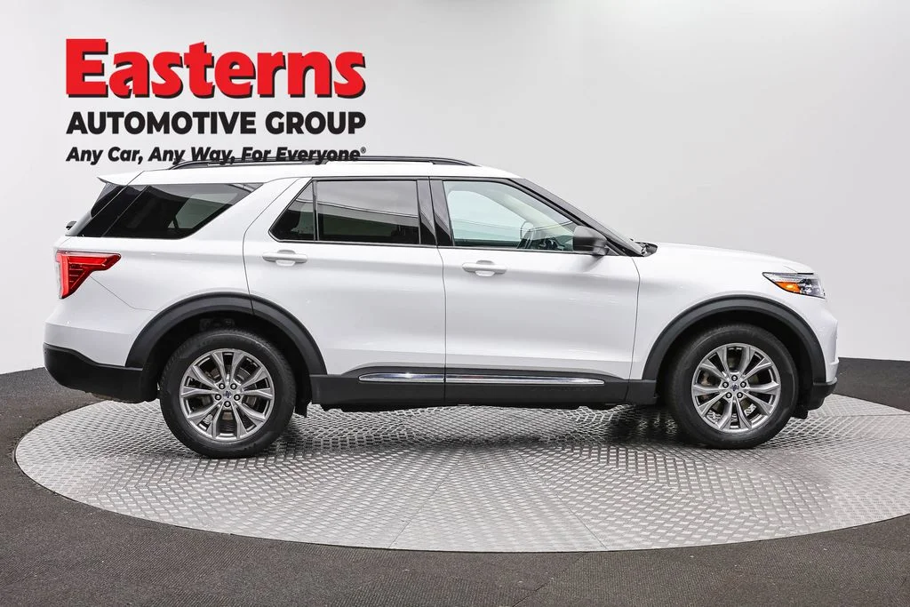 Used 2022 White Ford XLT image 4