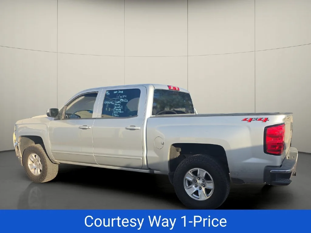 Used 2018 SILVER ICE METALLIC Chevrolet LT image 7